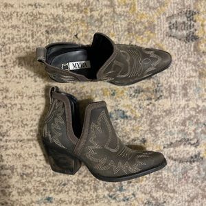 Myra Ankle Cowboy boots